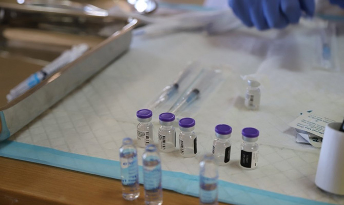 Espa&ntilde;a vuelve a superar los 31.000 contagios de coronavirus, que elevan la incidencia media a 677 casos por cada 100.000 habitantes