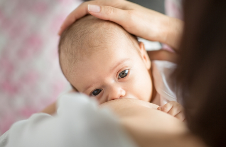 La dieta y el parto prematuro influyen en la composición de la leche materna
