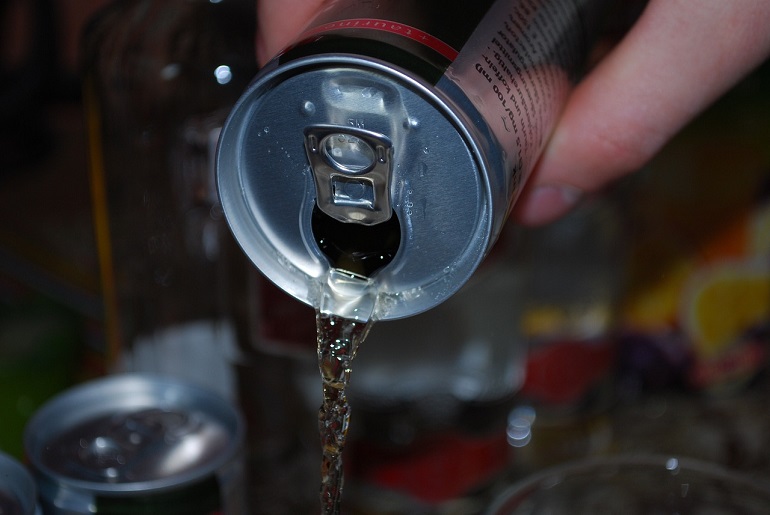 Una investigación constata que el 60% de los jóvenes ha consumido bebidas energéticas y alerta de los graves riesgos para la salud