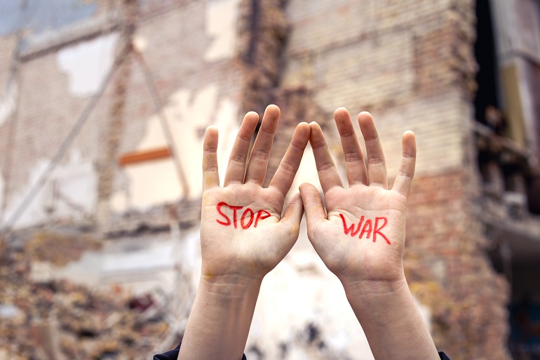 40 guerras activas y millones de vidas en riesgo: el impacto sociosanitario de un mundo cada vez más en conflicto