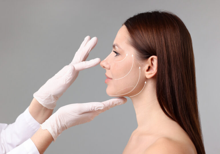 Lifting facial: en qué consiste, cuándo está indicado y qué resultados ofrece