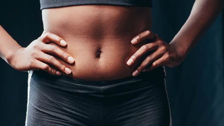 La menopausia cambia el abdomen, pero no todo es grasa: la diástasis afecta al 37,3% de las mujeres