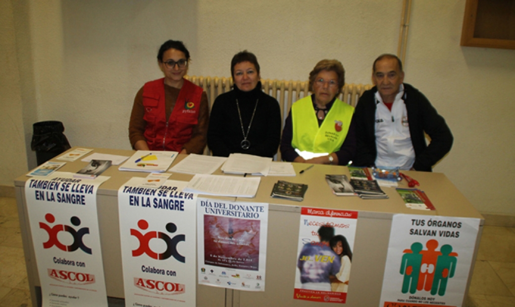 Cerca de 600 miembros de la Universidad de Salamanca demuestran su solidaridad en el Día del Donante Universitario