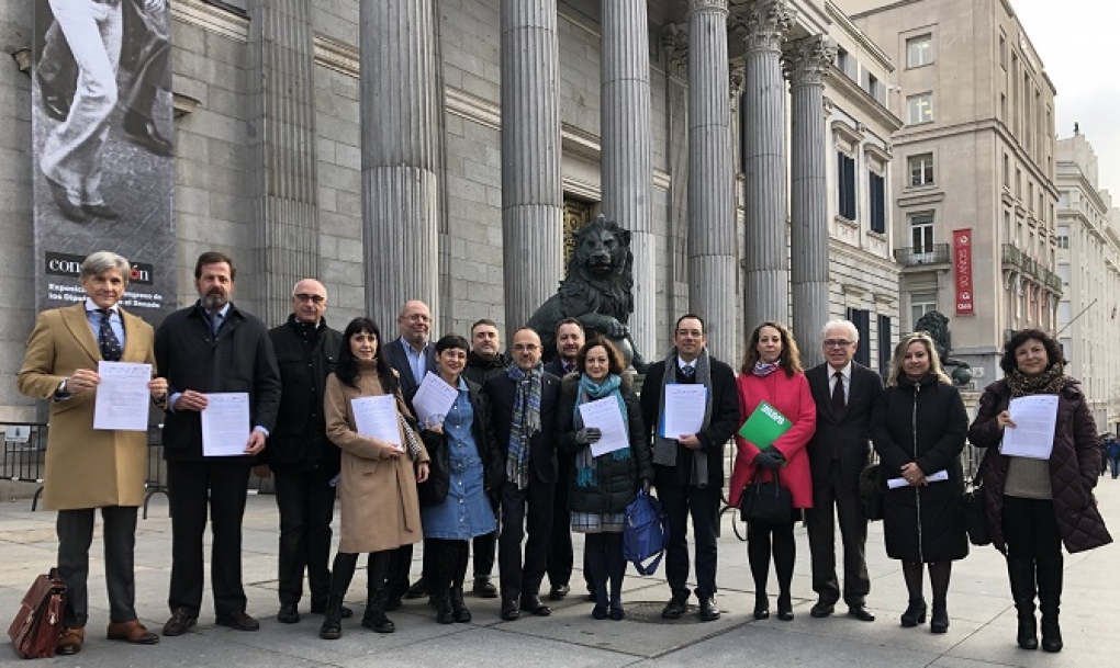16 organizaciones presentan en el Congreso un manifiesto para proteger a profesionales y pacientes de los medicamentos peligrosos