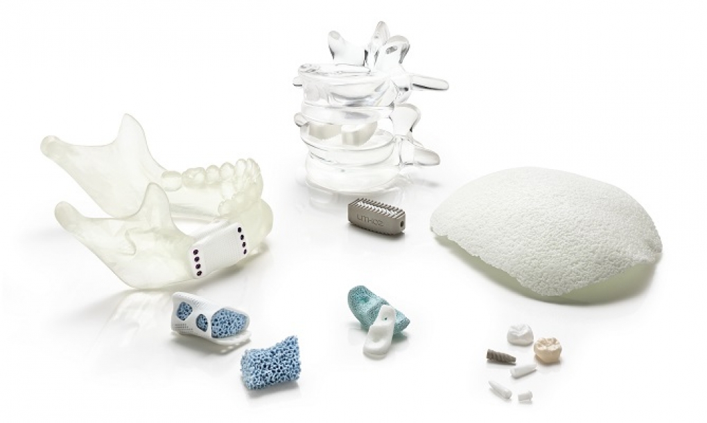 Revolución de la medicina regenerativa a través de implantes con biomateriales e impresoras 3D