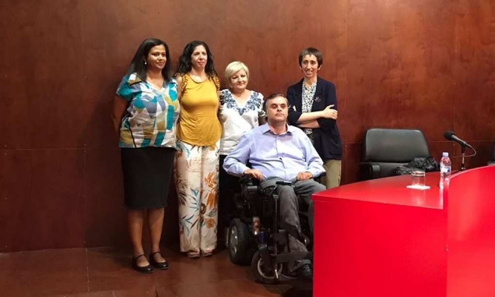 Presentado el primer servicio en España de videoasistencia y acompañamiento accesible para personas mayores sordas
