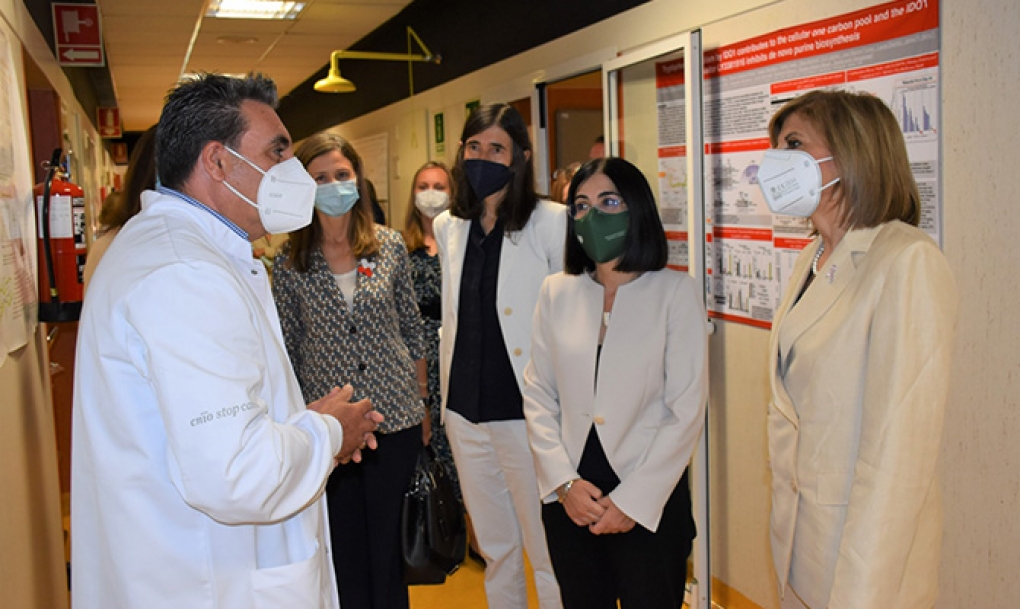 La ministra de Sanidad y la comisaria europea de Salud hacen un llamamiento conjunto a la vacunación, especialmente entre los jóvenes