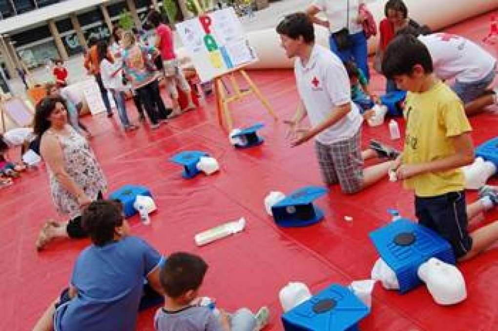 Cruz Roja capacita a 14 millones de personas cada año en primeros auxilios