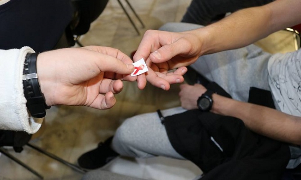 El 50% de las personas con VIH en España consumió drogas en el último año
