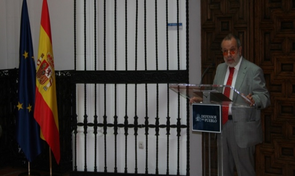 El Defensor del Pueblo logra avances contra el copago farmacéutico y espera respuesta por la demora de la interoperabilidad de las historias clínicas