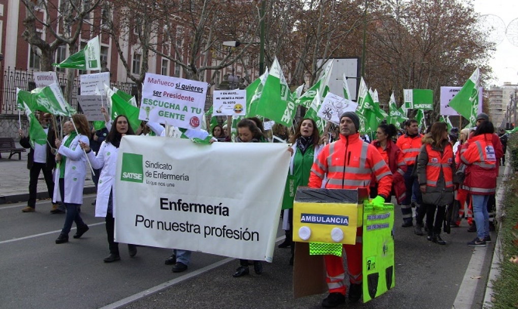 Protesta contra &#8220;las penosas condiciones laborales&#8221; de los enfermeros de Sacyl
