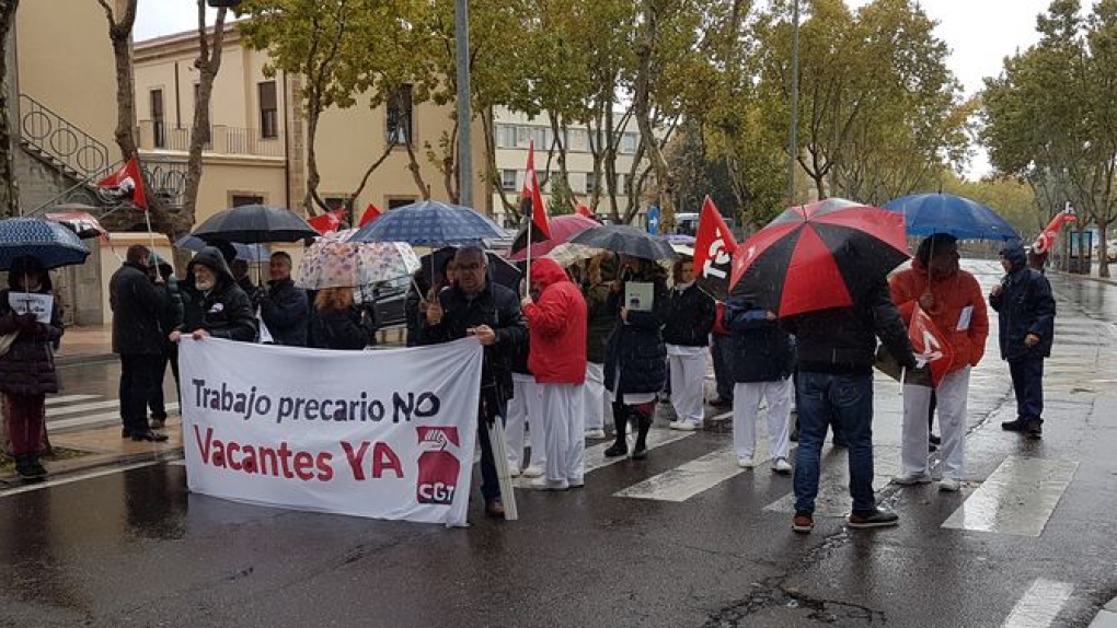 Nueva protesta de los trabajadores del hospital de Salamanca para que se cubran las vacantes de operarios y cocina