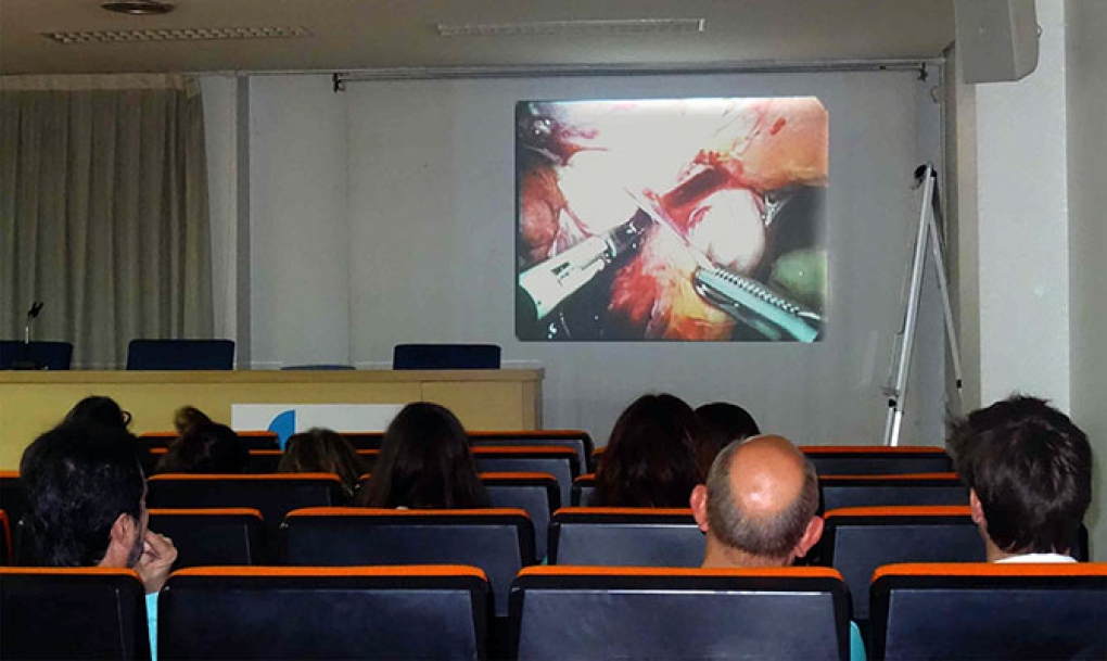 El hospital de Salamanca acoge una jornada sobre cirugía mínimamente invasiva contra la endometriosis