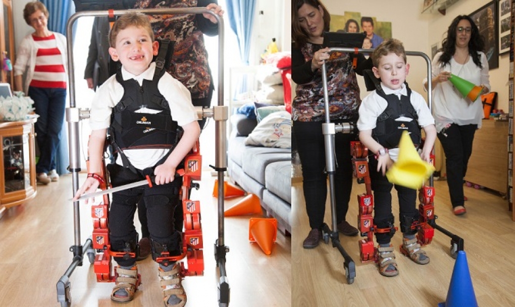 Un ensayo clínico pionero en el mundo permite que tres niños con Atrofia Muscular Espinal puedan andar con un exoesqueleto