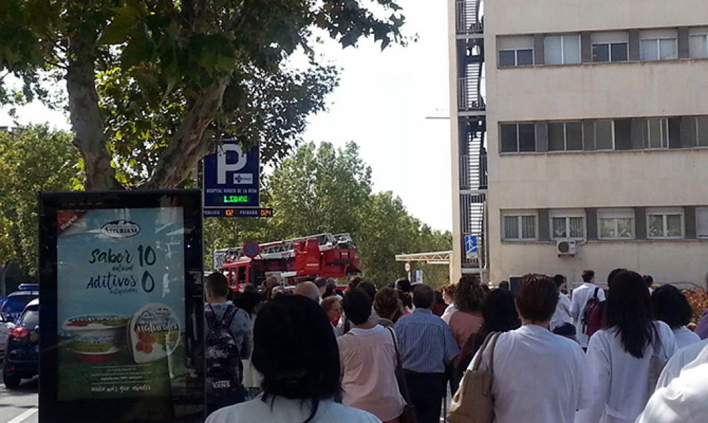 Evacuado el edificio de Maternidad del Complejo Asistencial de Salamanca por el humo de un incendio