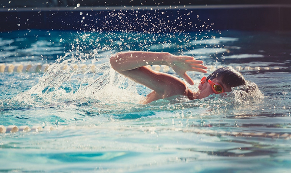El uso de gafas de natación provoca alteraciones agudas en la lágrima