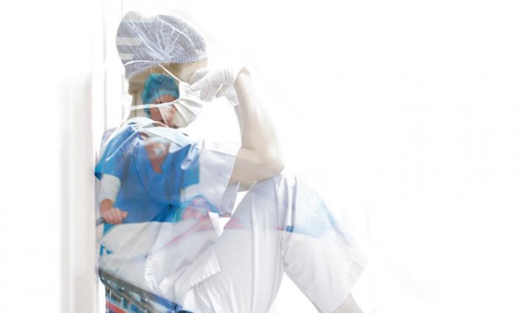 Casi la mitad de los sanitarios presentaban un alto riesgo de sufrir un trastorno mental tras la primera ola de la pandemia