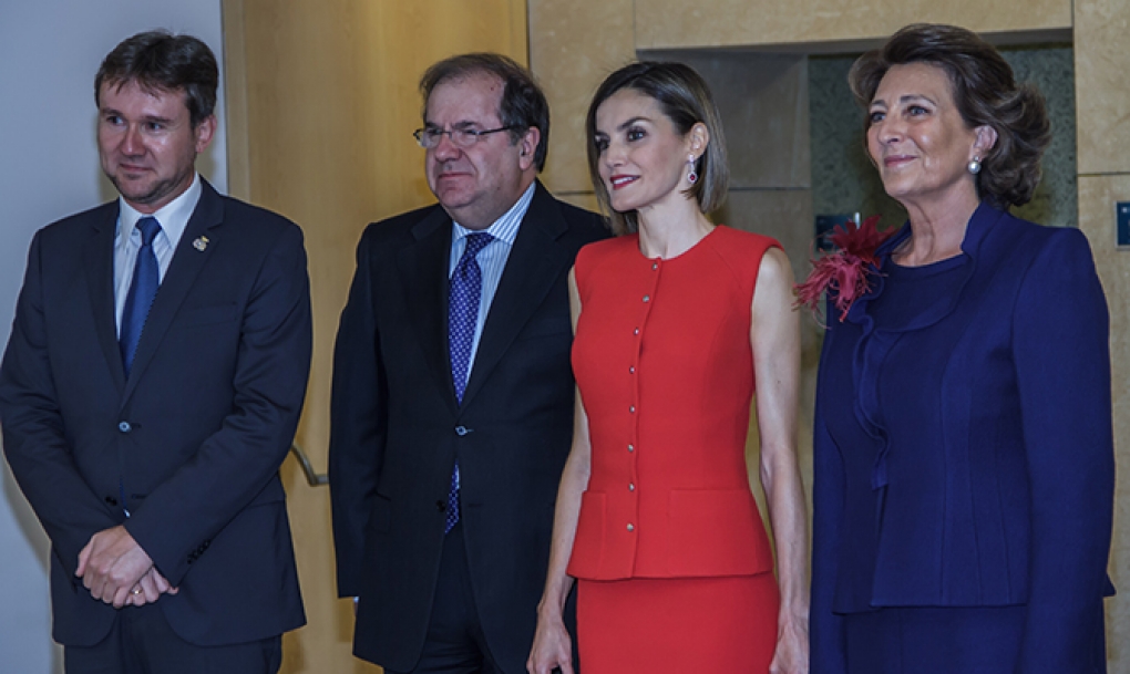 Herrera reconoce el liderazgo de la Asociación Española Contra el Cáncer en la respuesta social ante la enfermedad