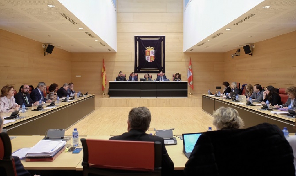 Sáez ofrece «diálogo» para «prestigiar» la sanidad de Castilla y León tras presentar informes que avalan su «razonable» calidad