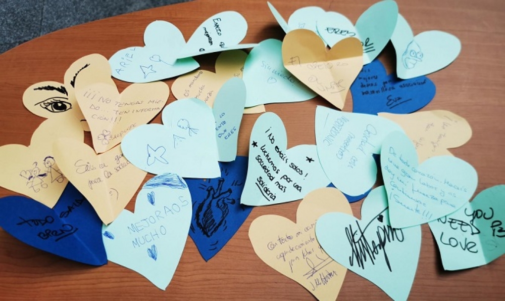 Más de 500 personas muestran su apoyo a los pacientes con valvulopatías a través de mensajes escritos en corazones