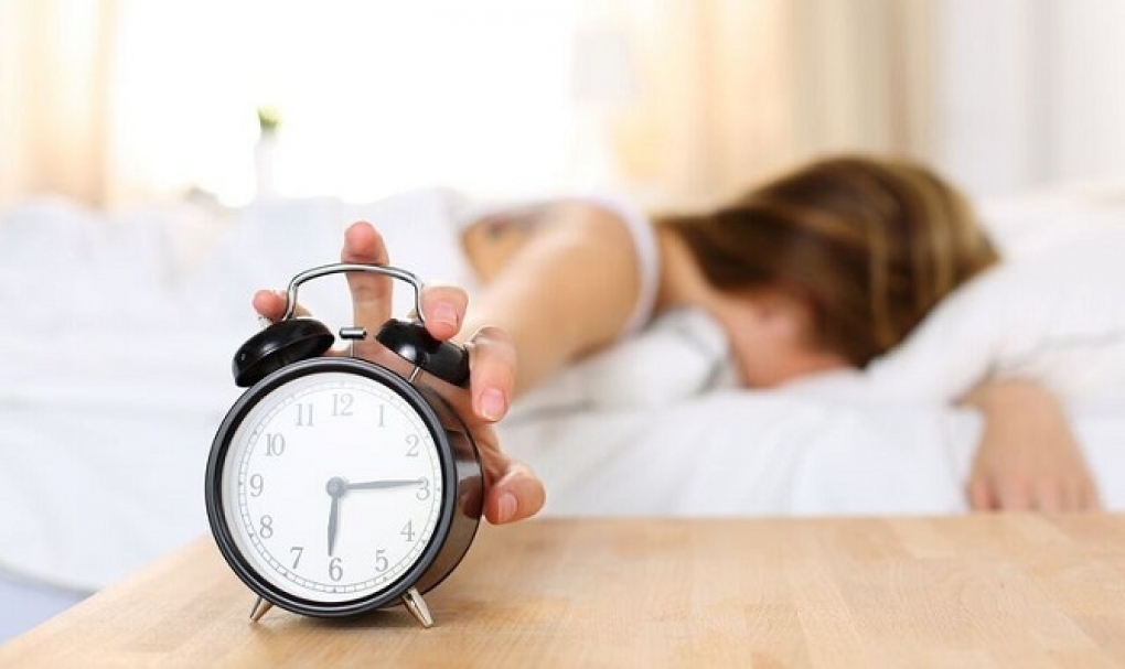 Rutina de sueño, dieta sana y desconexión del móvil, claves para adaptarnos al cambio de hora