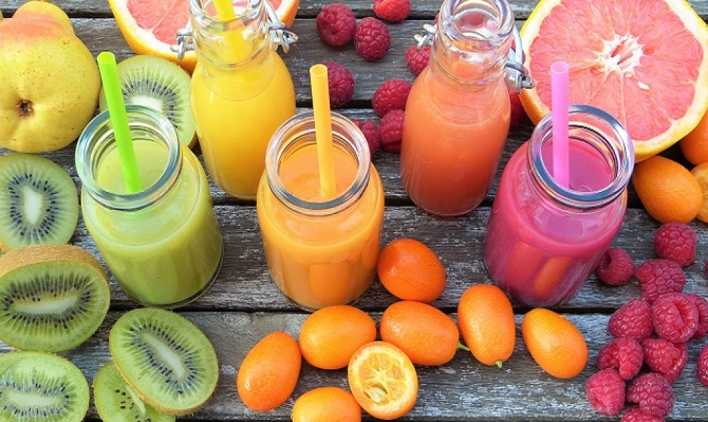 Ocho bebidas refrescantes para hidratarse durante el mes de agosto