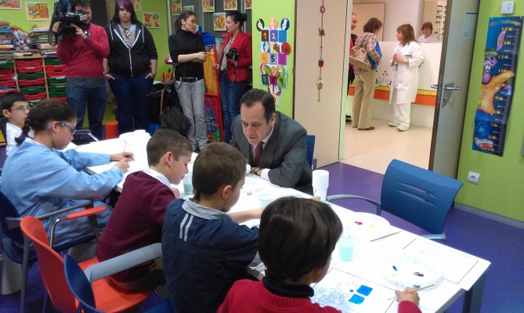 Castilla y León elabora una normativa para mejorar las aulas hospitalarias que atendieron a 4.075 niños el pasado curso