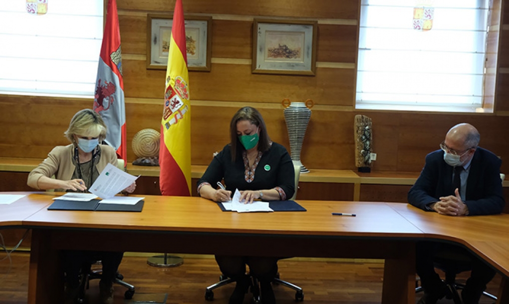 CCOO y CSIF critican el acuerdo para la mejora retributiva de las enfermeras firmado con SATSE y avisan: «También sabemos convocar huelgas»