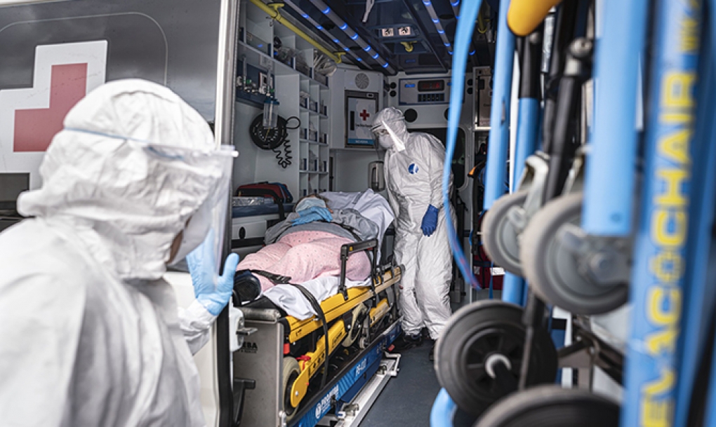 España supera las 1.100 infecciones de coronavirus diagnosticadas en un día y registra cinco muertes asociadas a la COVID-19