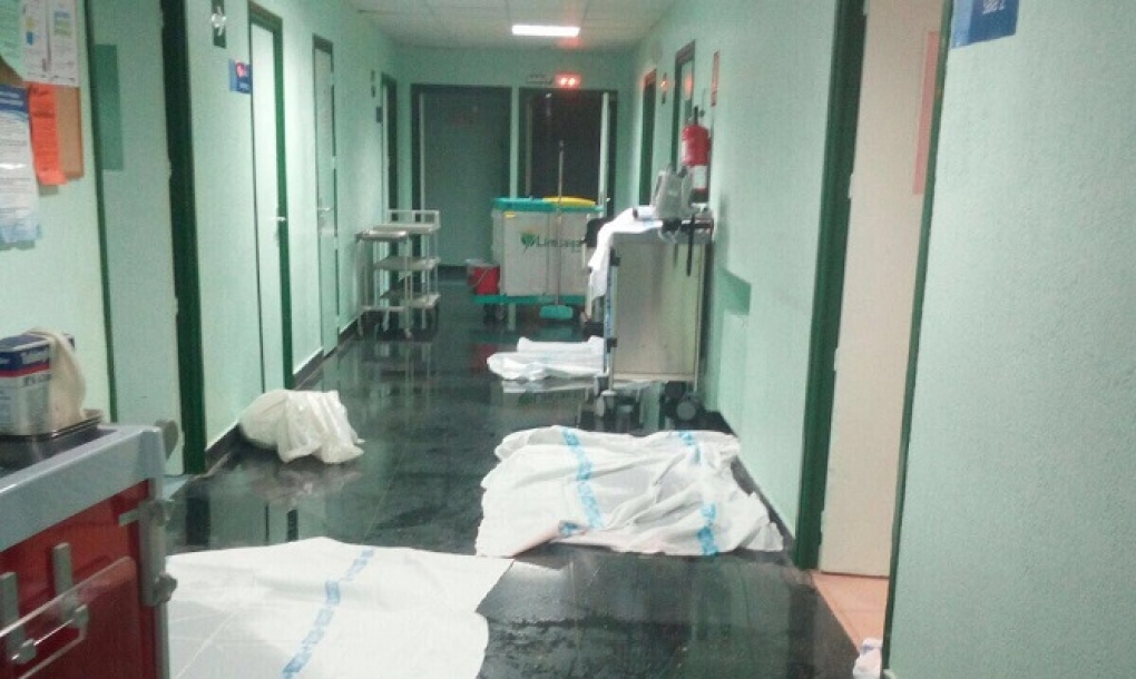 Desprendimiento del techo de una sala de espera de Hematología en el hospital de Salamanca