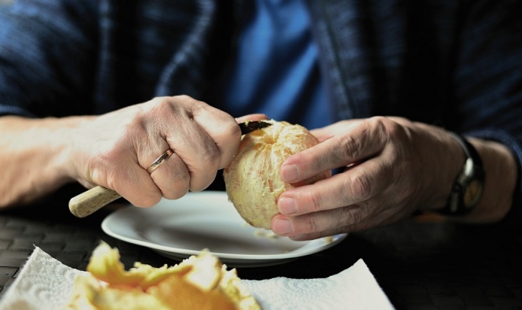 Expertos nutricionales elaboran una guía de alimentación con recetas, consejos y trucos para los 4,4 millones de españoles mayores de 75 años