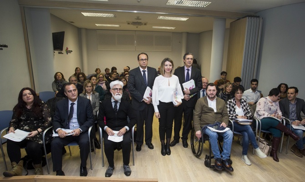 El Catálogo de Servicios Sociales amplía derechos, mejora las prestaciones e incluye más servicios profesionales