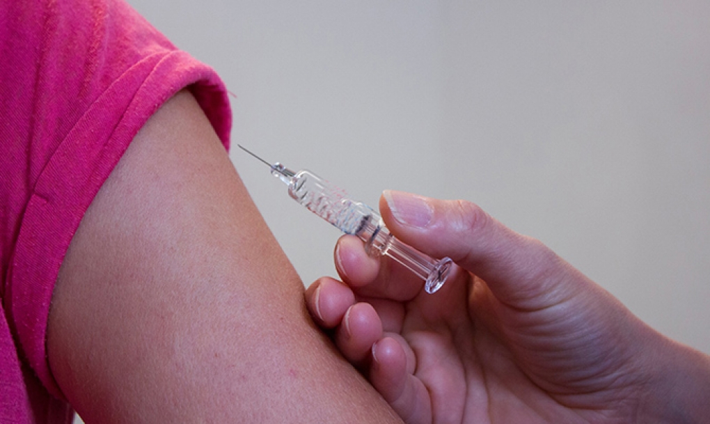 La Comisión Europea aprueba la vacuna frente al papiloma para su uso en dos dosis en niños y niñas de 9 a 14 años
