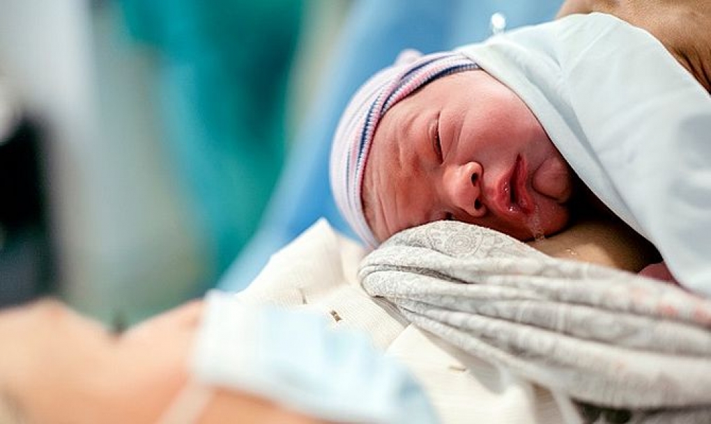 La neumonía por SARS-CoV-2 aumentó los partos prematuros y las cesáreas en la primera ola de la pandemia