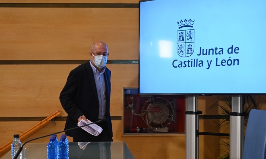 Castilla y León crea un grupo de trabajo para decidir nuevas medidas contra la covid-19, que hoy deja otros 1.837 contagios