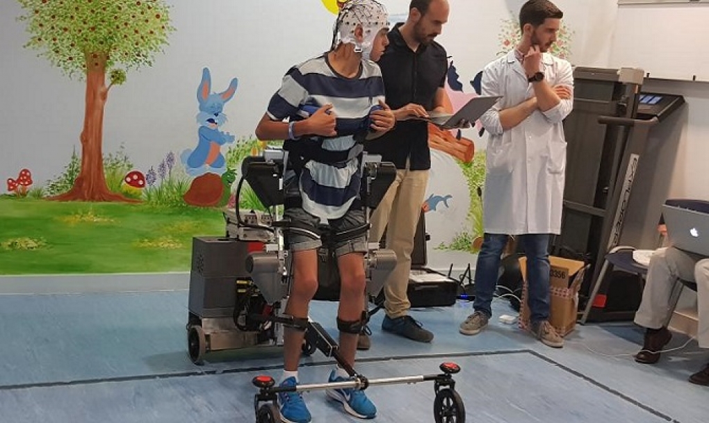 Nuevo exoesqueleto para mejorar la movilidad de niños con parálisis cerebral