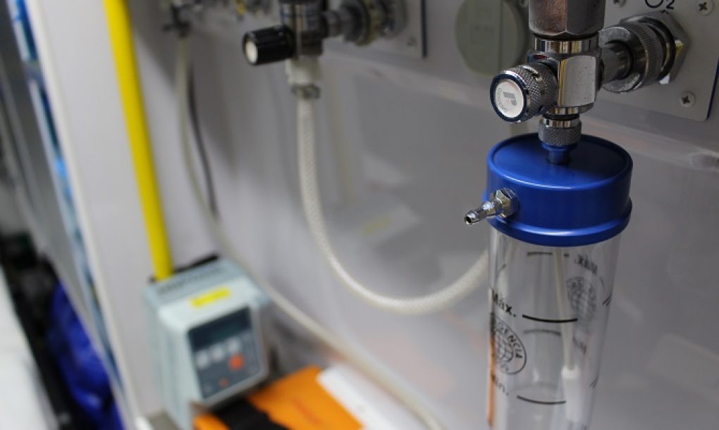 ¿Podemos reutilizar los humidificadores de oxígeno entre pacientes?