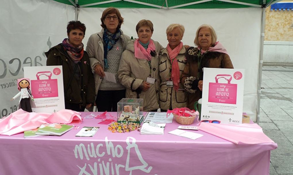 La AECC alerta de la necesidad de acompañar a 30.000 enfermos de cáncer que están solos