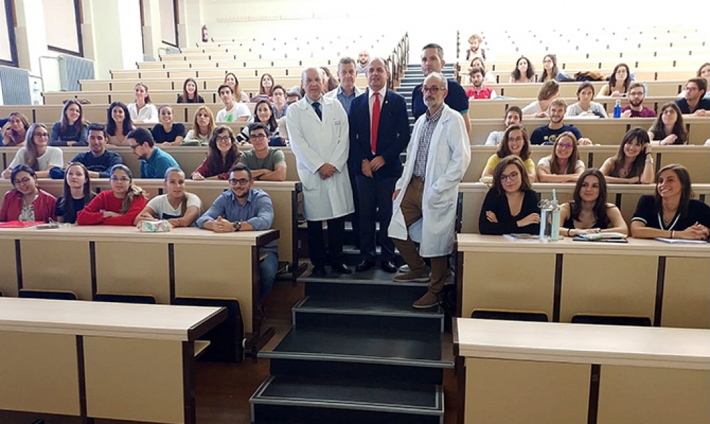 Los alumnos de sexto de Medicina de Salamanca podrán acceder a todos los servicios del Colegio de Médicos de forma gratuita