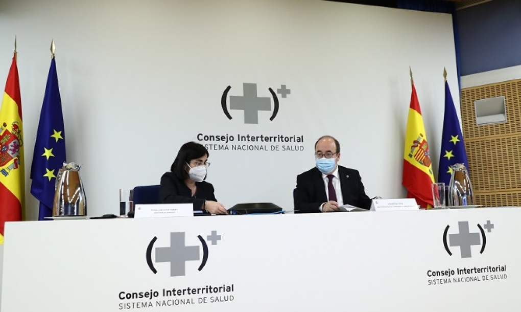 España restringe la vacuna de AstraZeneca a las personas de entre 60 y 65 años
