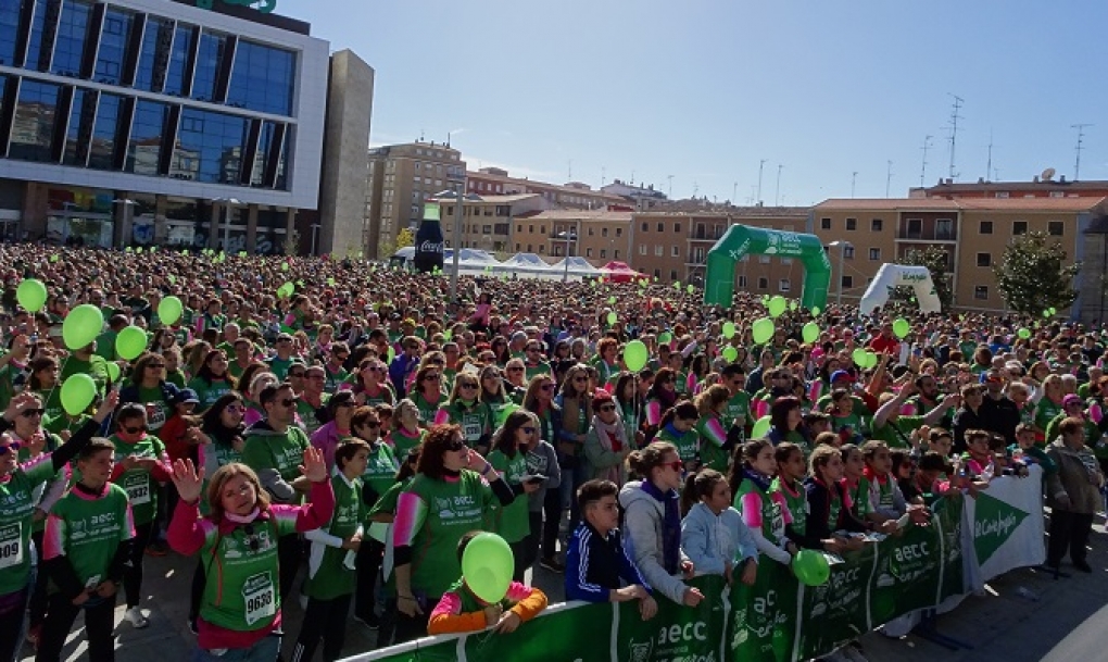 Casi el 10% de la población de Salamanca sale a la calle contra el cáncer
