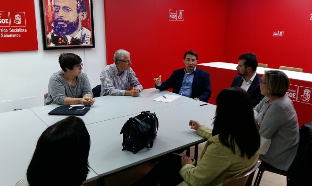 Tudanca respalda las reivindicaciones de Aspas para mantener de forma permanente la Unidad de Foniatría y Logopedia en Salamanca