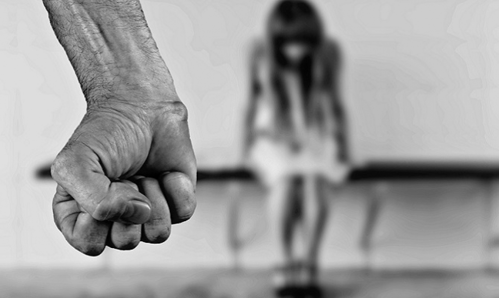 Los pediatras piden que las órdenes de alejamiento para agresores sean extensivas a los niños