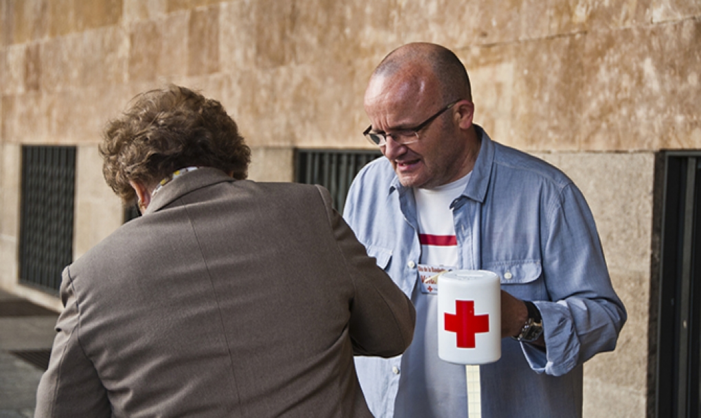 Cruz Roja Salamanca recauda 25.000 euros durante el Día de la Banderita, un 19% más que en 2014