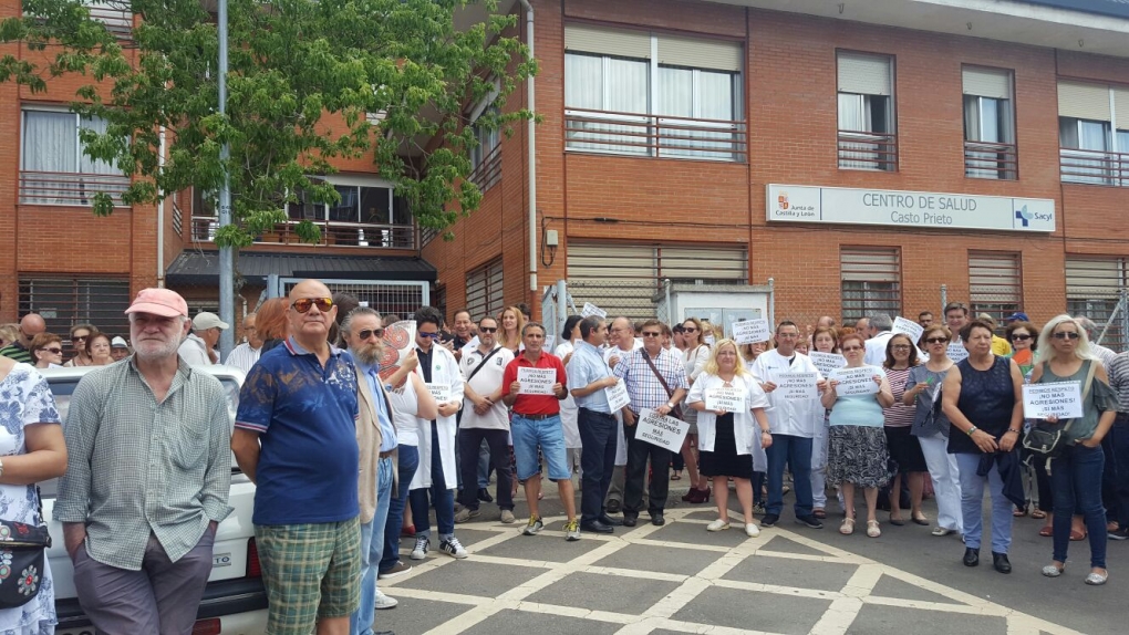 El 85% de los 463 sanitarios agredidos este año en Castilla y León eran mujeres
