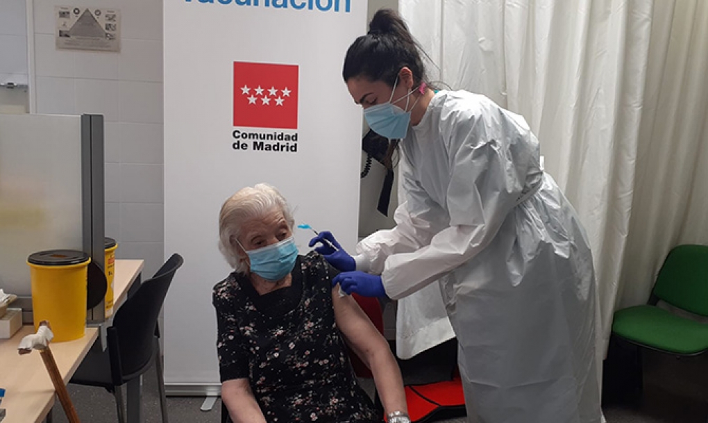 España vuelve a superar los 9.000 casos diarios de coronavirus, aunque baja la incidencia a 14 días