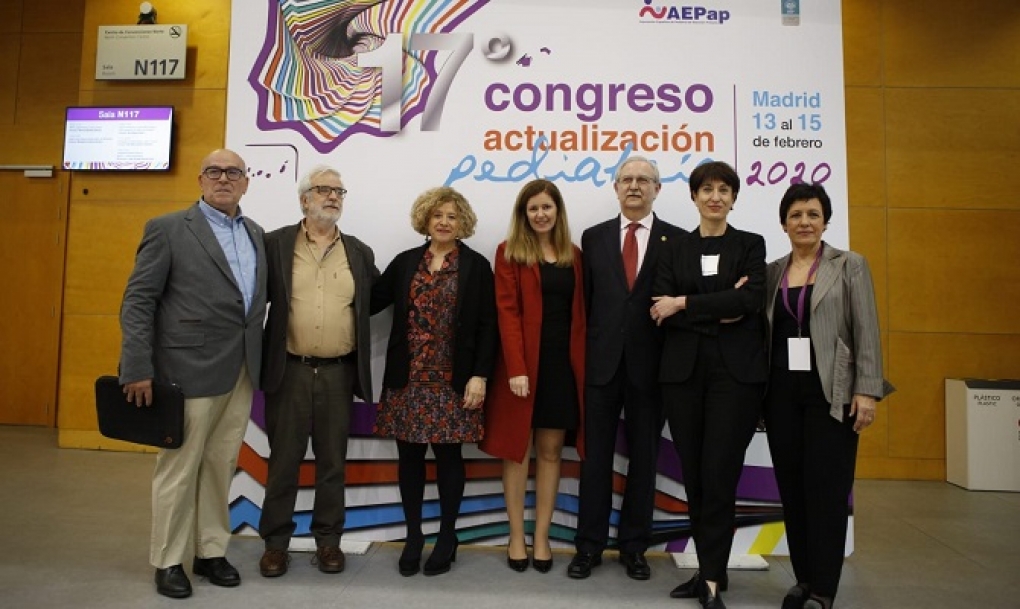Los pediatras reclaman nuevas herramientas para detectar en los menores las cada vez más frecuentes adicciones al alcohol, drogas y nuevas tecnologías