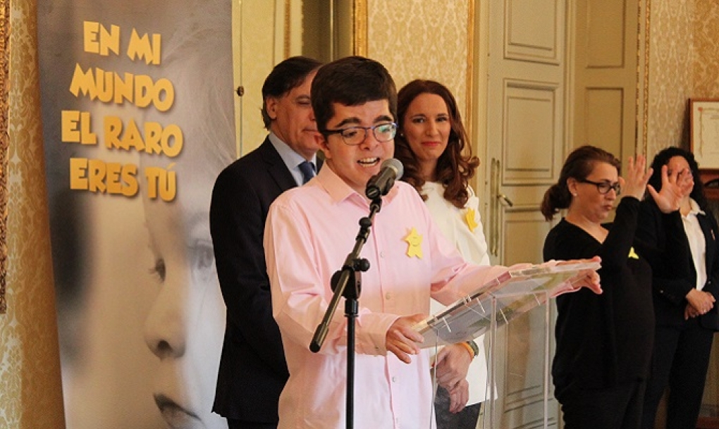 «He tenido más de 30 operaciones y he salido adelante, pero sin investigación no hay futuro para las enfermedades raras»