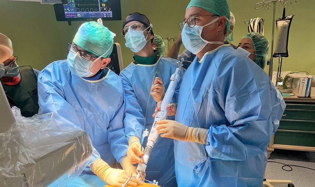 Primeros dos implantes de prótesis mitral transcatéter en España