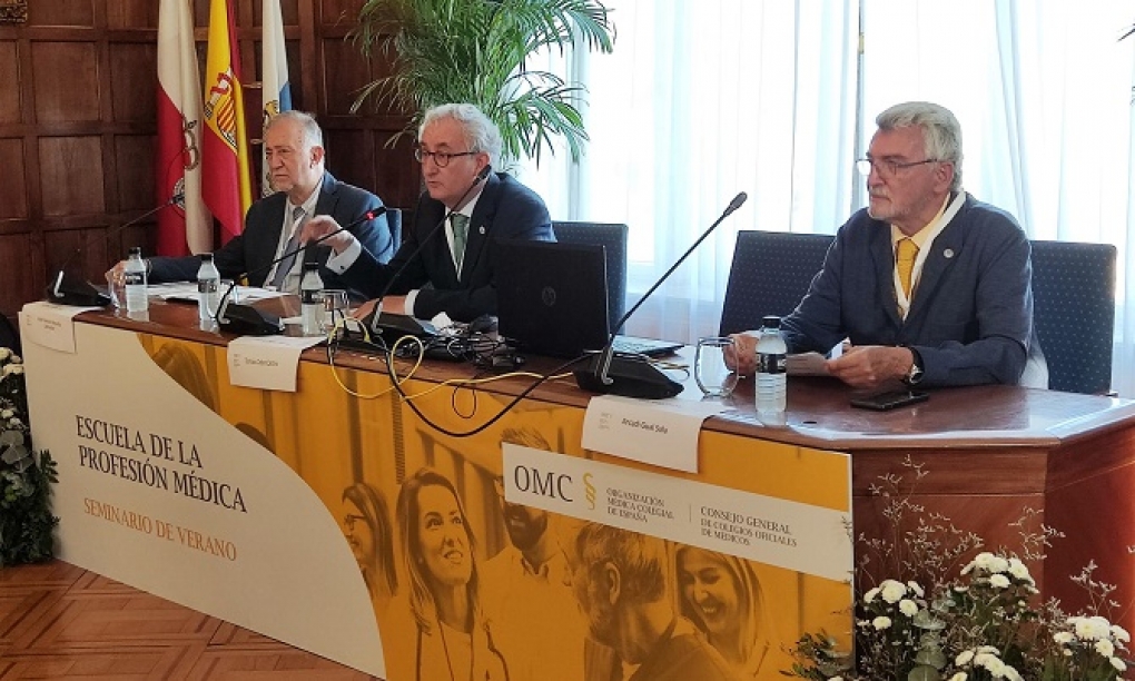 Cobo: “Para la reconstrucción del Sistema Nacional de Salud, lo primero es hacer caso a los sanitarios, especialmente a la profesión médica”